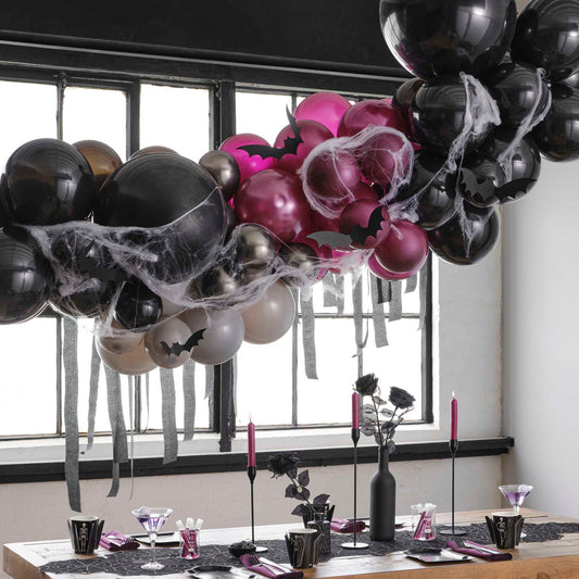 Ballonbogen Set Lila, schwarz und grau mit Luftschlangen, Spinnweben und Fledermäusen