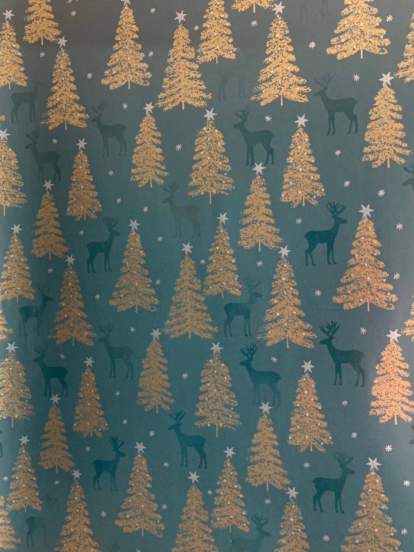 Geschenkpapier Rehe und Weihnachtsbaum