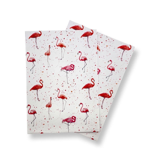 Geschenkpapier und Anhänger im Flamingo-Design