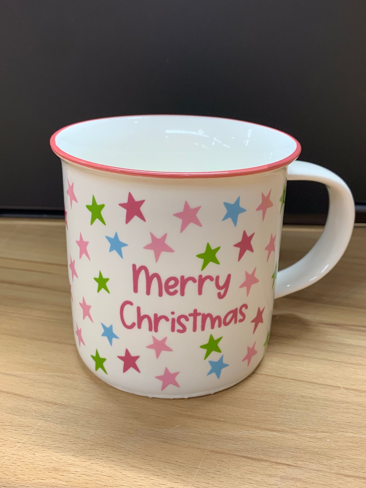 Tasse Merry Christmas mit farbige Sterne