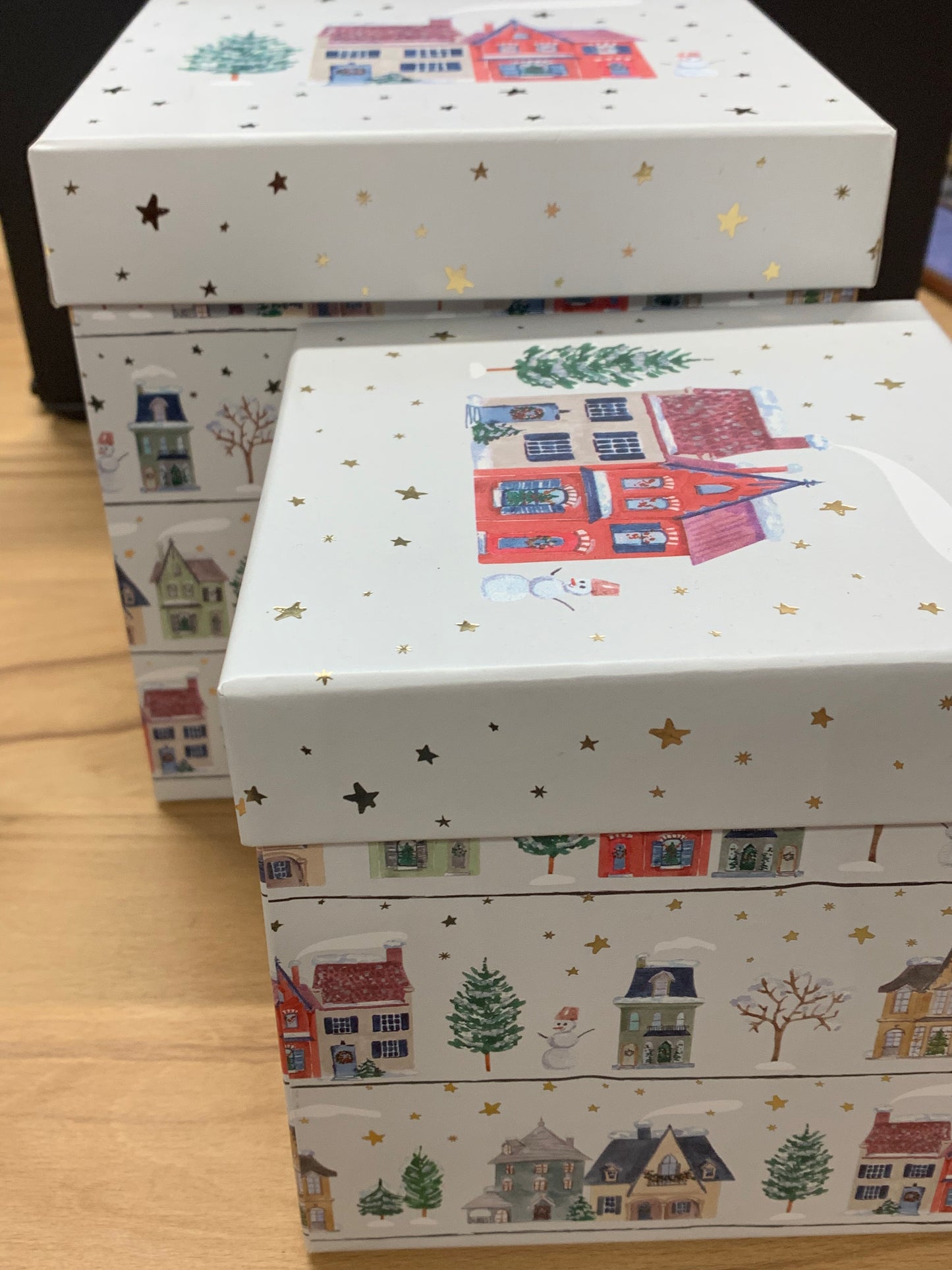 Geschenkbox Weihnachten mit haus und baum