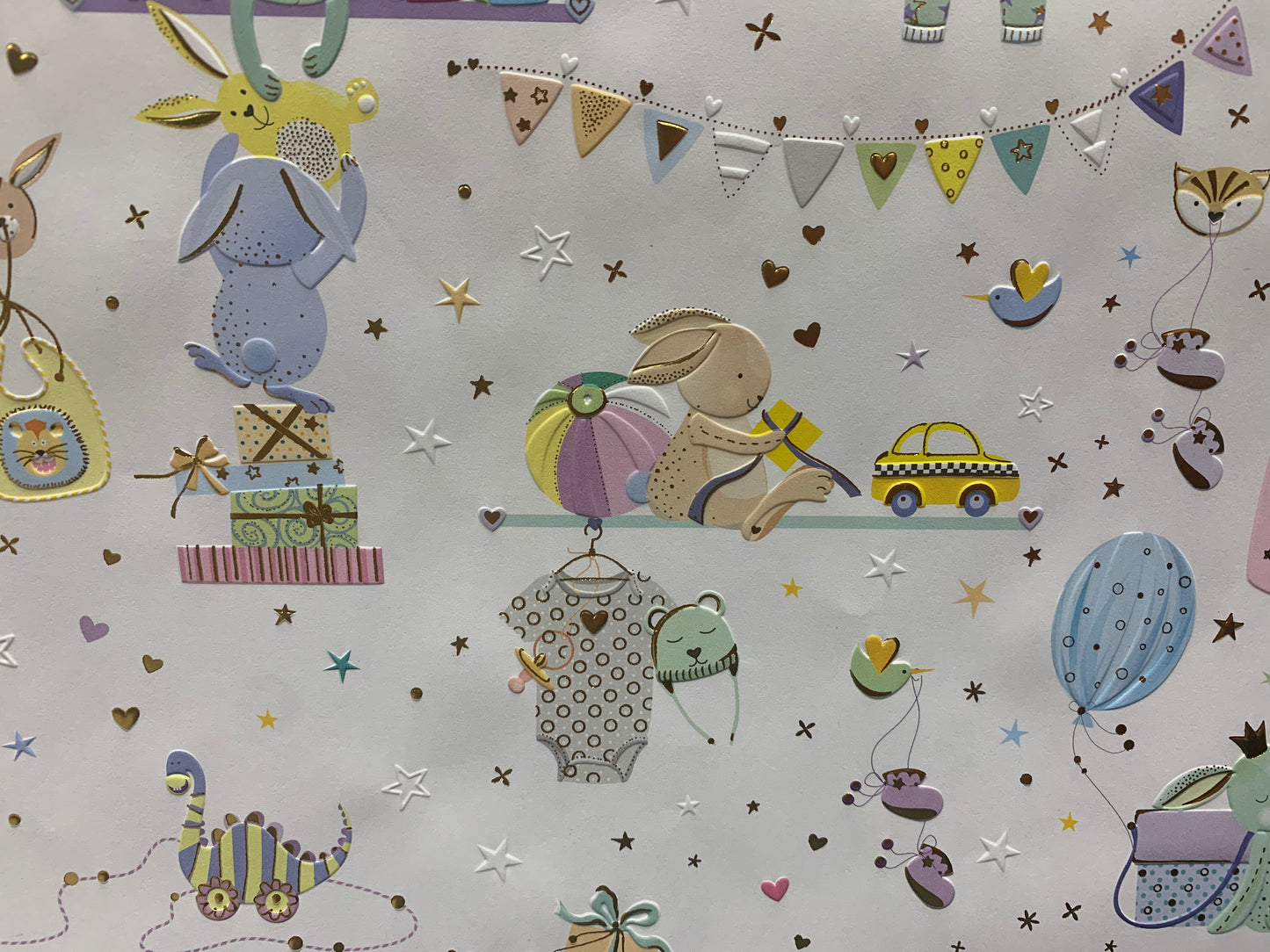 Geschenkpapier Baby Kleidung und Hasen 50x70cm